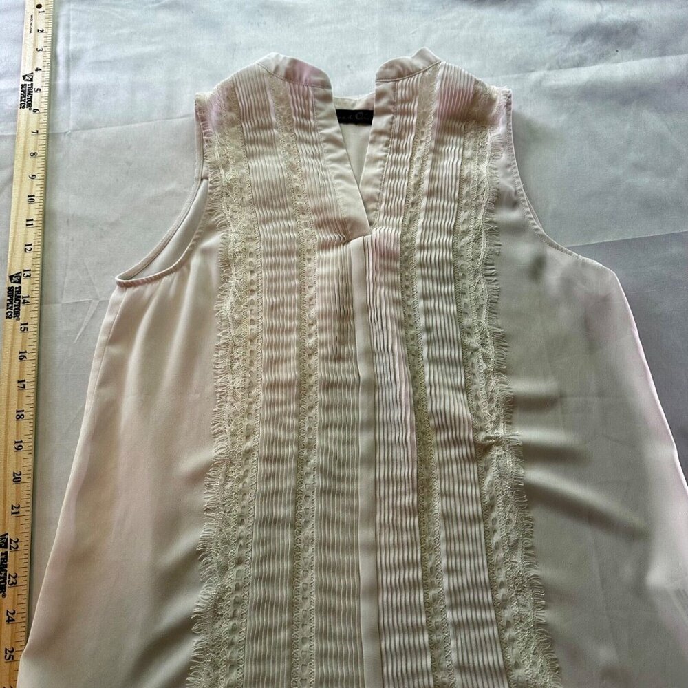 Sleeveless Blouse Womens‎ Cream Pintuck Lace Trim Pleated V-Neck High-Low Top - Picture 14 of 16